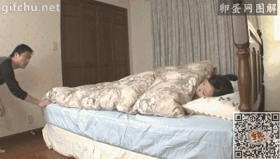 VEC-042：淫妇【安達亜美 】被人偷偷摸上床，在熟睡的老公旁开干！