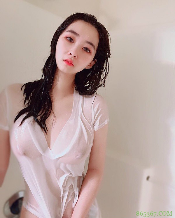 大奶妹Krystal Wu 性感火辣18禁照太犯规