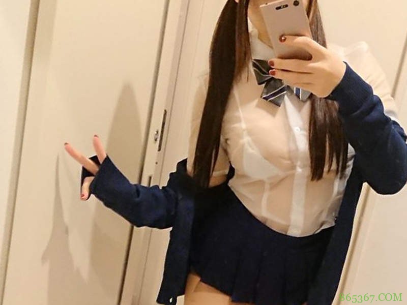 冈田ゆい透视衬衫杀伤力十足 巨乳美少女胸器令人无法直视