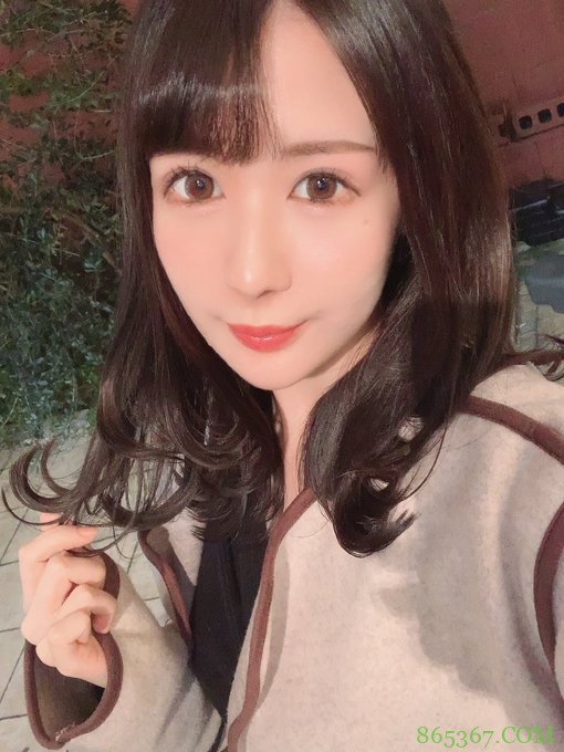 24岁制服美少女「杏羽花莲」清纯甜美！能演人妻也能演学生妹！