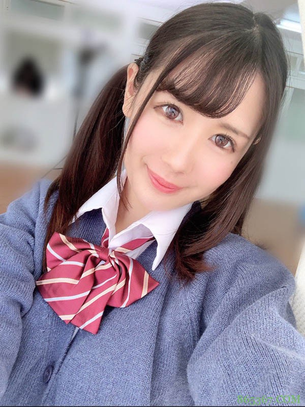 24岁制服美少女「杏羽花莲」清纯甜美！能演人妻也能演学生妹！