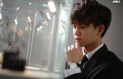 【大发娱乐】任嘉伦拍睡衣戏：多个镜头加旁白，竟然能做到不笑场