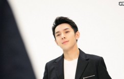 【大发娱乐】李佳琦带假发片进行直播，当众摘下假发发际线不受控制后移