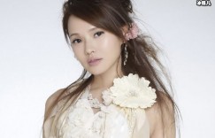 【大发娱乐】伊能静儿子穿女装涂指甲油惹争议，谁注意庾澄庆的态度太开明