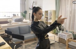 【大发娱乐】吉娜cos美人鱼再现巴掌腰，金瀚狂秀好身材