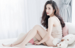【大发娱乐】曼谷街頭驚見「天使甜心」！超激白+狠腰瘦讓人一看目光再也離不開