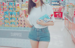 【大发娱乐】制服學生妹好兇啊！發育超好「把衣服撐爆」，這乳量真的太重了！