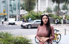 【大发娱乐】妹子「比基尼登山」雙球爆出！原來平常穿衣就很狂，飽滿美乳好搶鏡！