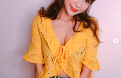 【大发娱乐】實況主「火辣爆乳衣」好兇喔，驚人車頭燈太「波濤洶湧」了！