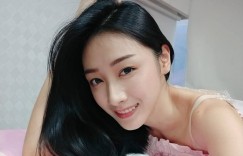 【大发娱乐】淡大會計系正妹女大生「段璟樂」採海芋～短褲長靴背影超殺！