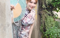 【大发娱乐】桌布的必備女神！華航侯佩岑「Jolina」制服下的狂辣身材，白嫩美體讓畫面太美太夢幻！