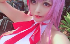 【大发娱乐】火辣爆乳正妹Coser「何苔苔」，驚人兇器超吸大家目光！