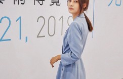 【大发娱乐】驚見氣質女神！「趙唯伶Maxine Chao」超市大曬深Ｖ美溝，渾圓側乳輕鬆擄獲全店目光！