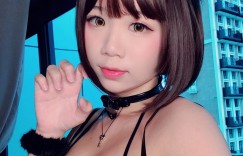 【大发娱乐】大馬大尺大奶Coser「ななこ」最愛穿小丁　神秘三角帶也大方放送