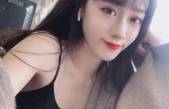 【大发娱乐】隱形肩帶！白皙少女「陳０」墾丁渡假掏出兇猛大水球，返家更意外曬出小性感！