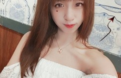 【大发娱乐】越純越容易上癮！清甜直播主「大大」回眸大眼太勾人，濠溝一曬讓人思緒全亂！