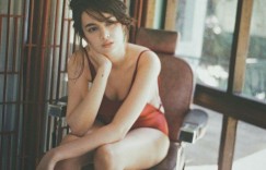 【大发娱乐】神到啦！正妹電梯自拍…短裙配修長美腿太吸睛　甜到蛀牙的笑容已戀愛