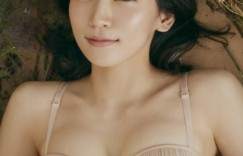【大发娱乐】性感解禁！日本女演員「吉岡里帆」宣布新寫真，睽違兩年又把衣服脫了