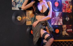 【大发娱乐】車燈超亮！「莉娜Lena」大秀飽滿安全氣囊，頂級「真皮坐椅」邀司機們快上車！