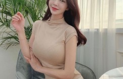 【大发娱乐】邪惡床上視角！正妹趴下時「美乳蹦出」，長腿身形讓人愛不釋手！