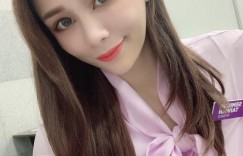 【大发娱乐】賽車場火辣D奶正妹「YuYu 奶茶兒」，迷人的顏值讓人暴動了！