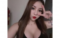 【大发娱乐】火辣體雕師「程心」車頭燈好大，「惹火的低胸穿法」好誘惑！