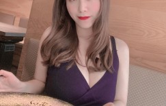 【大发娱乐】超狂「巨乳護理師」身材OP到同事都羨慕！防疫事項都想請教她！