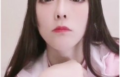 【大发娱乐】好想帶她回家！「上癮系女孩」小 K 貓戴項圈、化身萌貓　IG 羞問：可以當你的貓嗎？