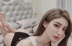 【大发娱乐】性感美甲師「天燈妹」化身火辣小殭屍　網友：吸我的血吧！