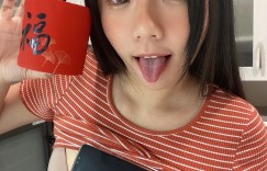 【大发娱乐】衣服在餐廳眾多人面前大爆扣…寵物美容師「Angela寶7」尷尬直呼：我當場社死