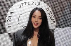 【大发娱乐】吃飯吃到奶掉出來！正妹護理師「黃靜」用餐時瘋狂散發奶香！