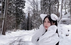 【大发娱乐】這麥當勞外送太超過！白皙巨乳妹「夢夢」比基尼辣啃漢堡，真是勁辣多汁！