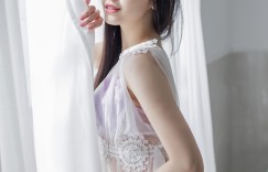 【大发娱乐】「夏暮光」化身雅典娜女神，透膚白紗裙裡面暗藏「美乳翹臀」好迷人