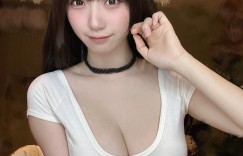 【大发娱乐】欄杆不見了！童顏正妹「伊織萌」近照曝光！床頭欄杆竟隱沒在她的「H 雙峰」中…
