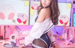 【大发娱乐】電競少女「瑀彤」史庫水誘惑，「絲襪翹臀」粉色卡比發射戀愛！