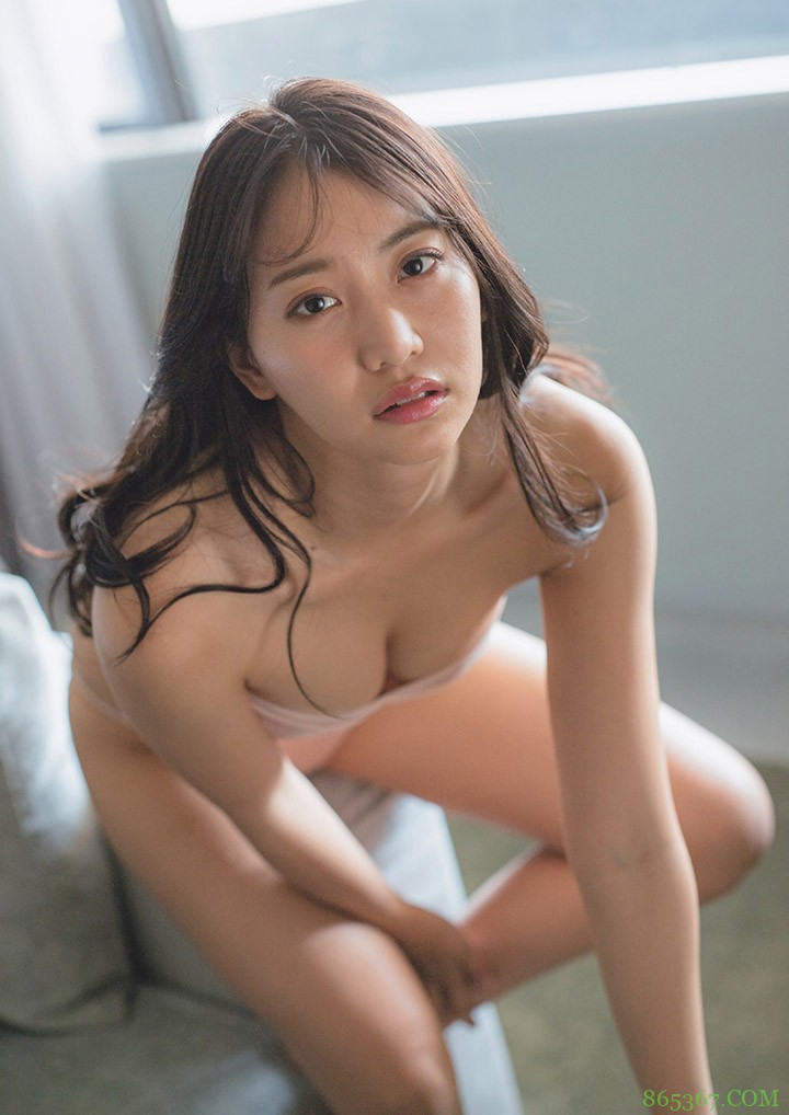 「永尾玛利亚」:美女写真，在酒吧搭讪超级美女