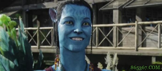 詹姆斯·卡梅隆和《阿凡达2》团队，合照庆祝电影结束拍摄一周年！