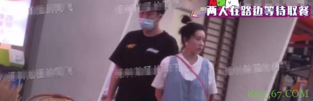 33岁女星阚清子与男子约会，逛街途中多次牵手，二人关系引猜测