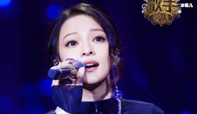 张韶涵乌鸦造型像玛琳菲森,任何装扮都能hold住